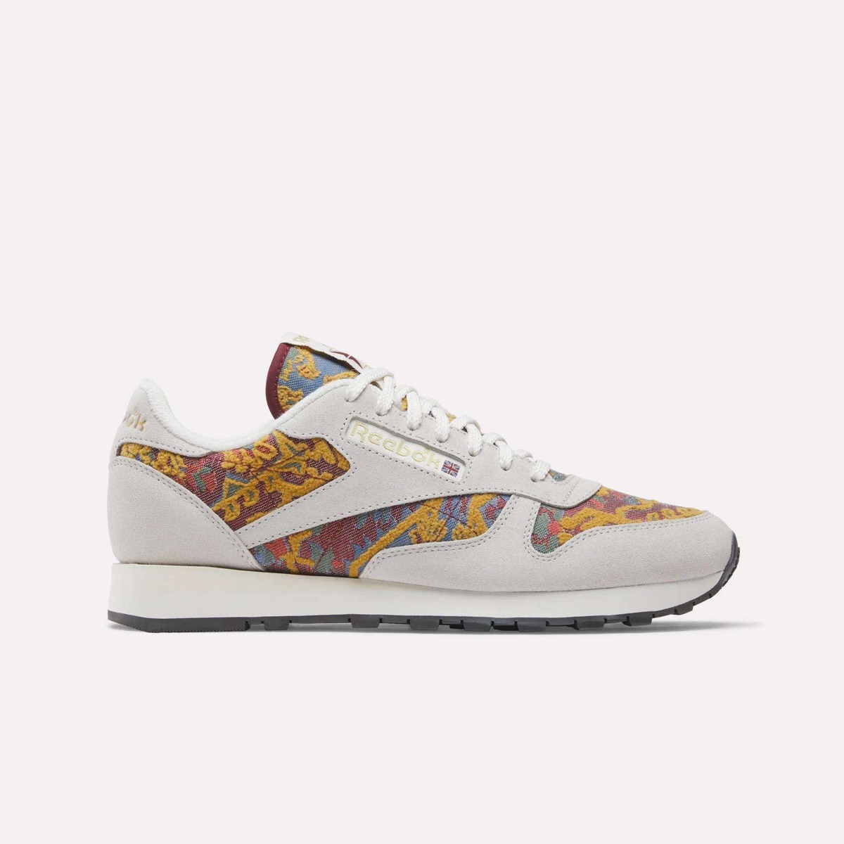 Reebok Classic Leather 1983 Vintage — Burgundy delivered to Kuta