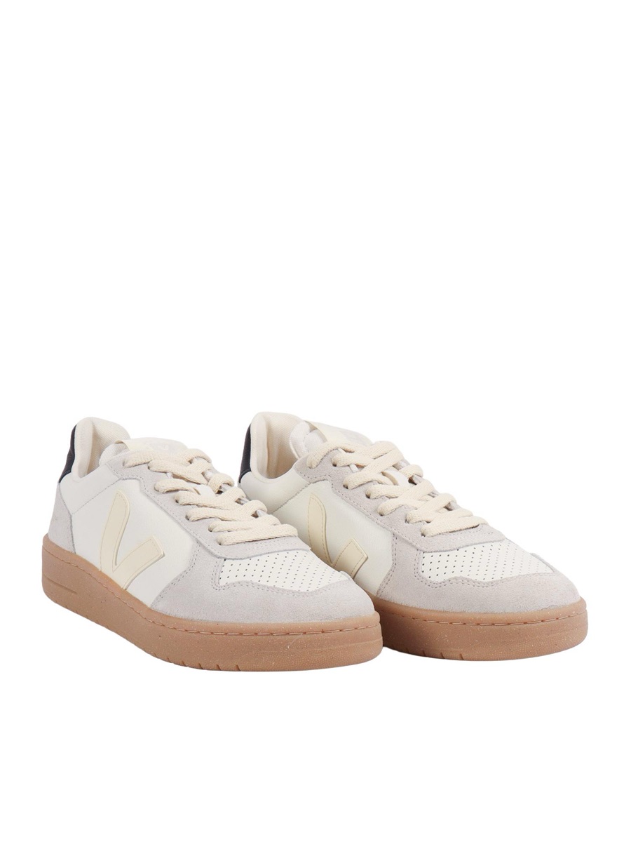 Veja V-82 — Pure Calcaire / Black delivered to Ubud